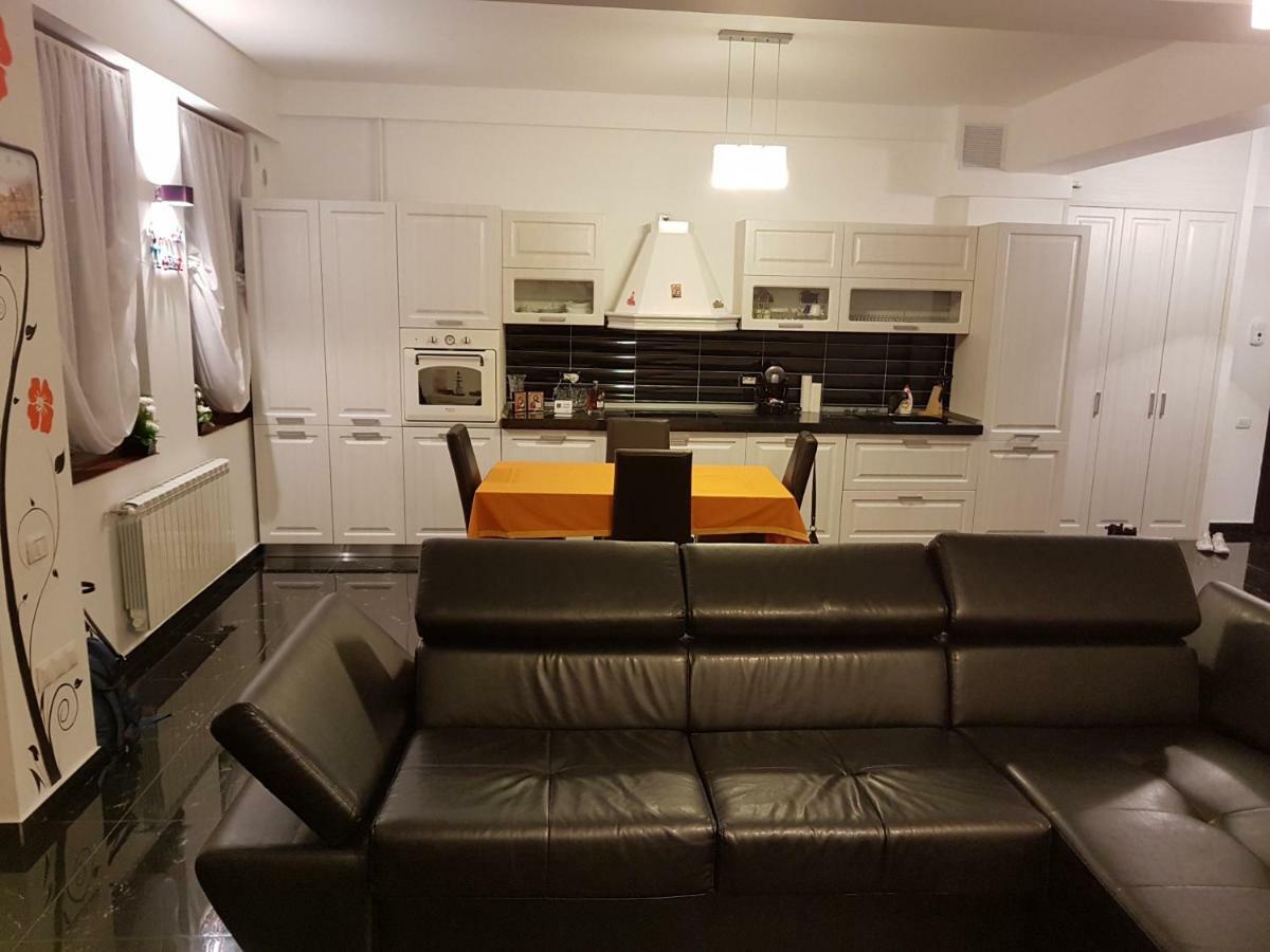 Apartament Mamaia Sat Năvodari Екстериор снимка
